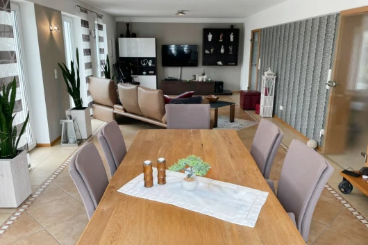 Modernes Einfamilienhaus mit schönem Garten in Maxhütte - Haidhof