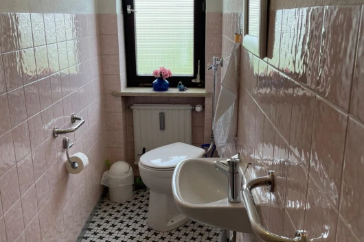 Ruhig gelegenes 2-Familienhaus mit ELW und 2 Garagen in Teublitz/Katzdorf